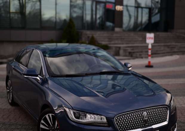 Lincoln MKZ 2019 — photo 1