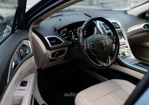 Lincoln MKZ 2019 — photo 7