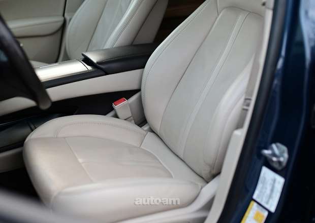 Lincoln MKZ 2019 — photo 8