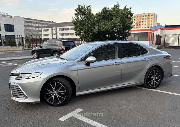 Toyota Camry 2022 — լուսանկար 3