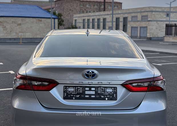 Toyota Camry 2022 — լուսանկար 5