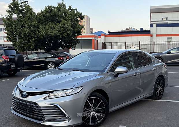 Toyota Camry 2022 — լուսանկար 2