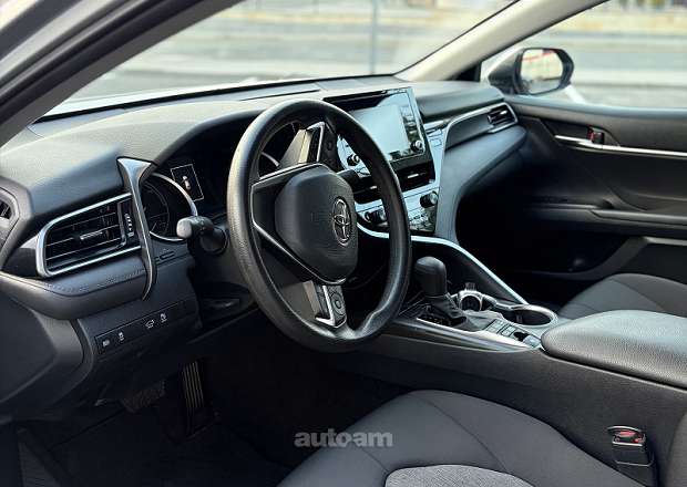 Toyota Camry 2022 — լուսանկար 11