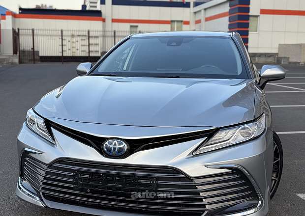 Toyota Camry 2022 — լուսանկար 10