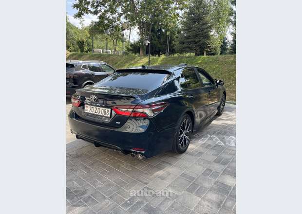 Toyota Camry 2021 — լուսանկար 5