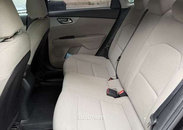 Kia Forte 2020 — լուսանկար 12