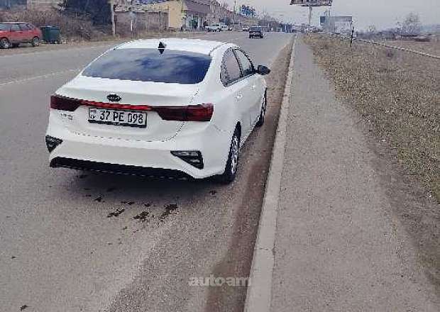 Kia Forte 2019 — լուսանկար 4