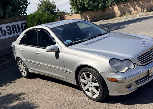 Mercedes-Benz C 230 2003 — լուսանկար 1