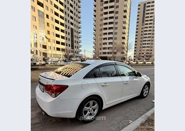 Chevrolet Cruze 2015 — լուսանկար 3