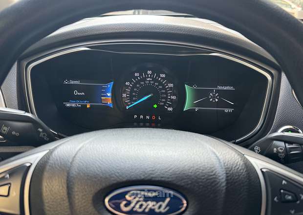 Ford Fusion 2018 — фото 10