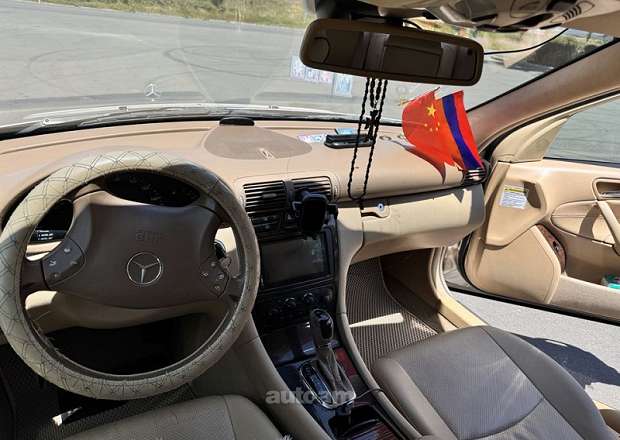 Mercedes-Benz 240
