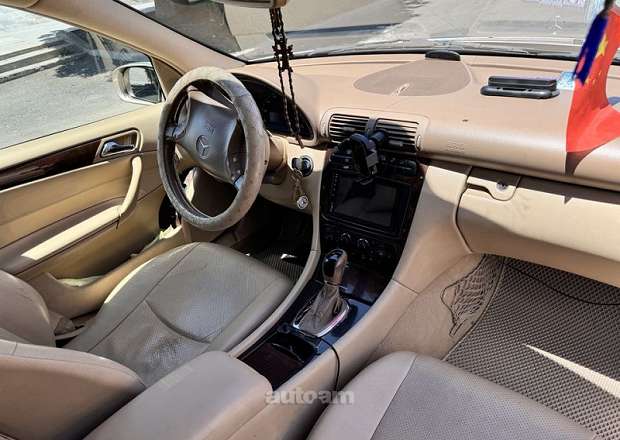 Mercedes-Benz 240
