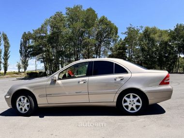 Mercedes-Benz 240  2001 
