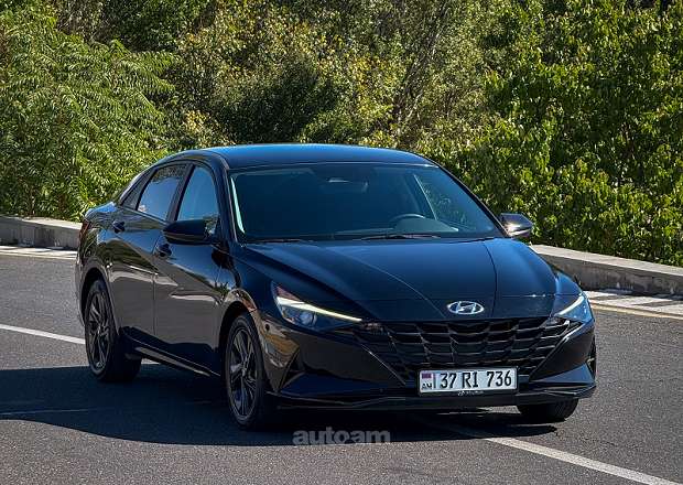 Hyundai Elantra 2023 — լուսանկար 2