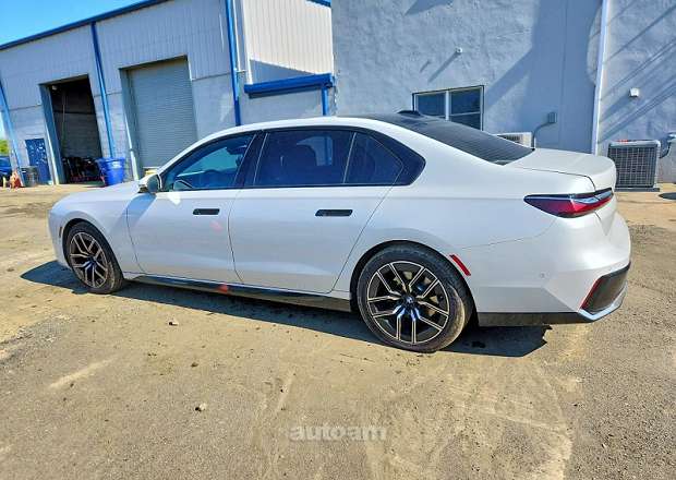 BMW 740