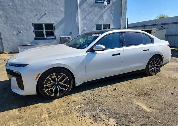BMW 740