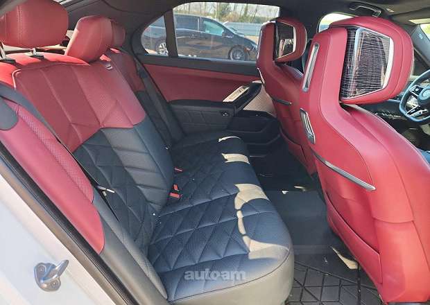 BMW 740