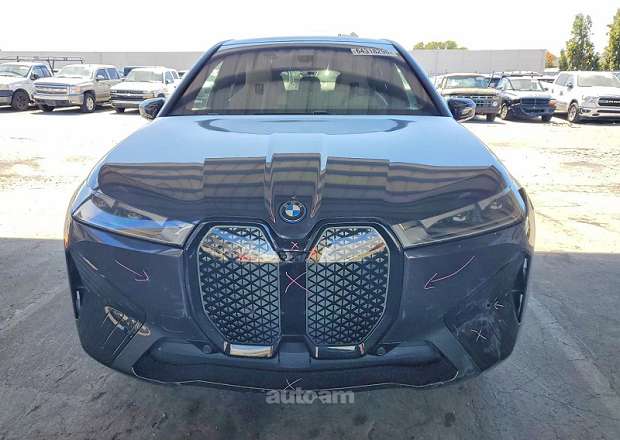 BMW iX