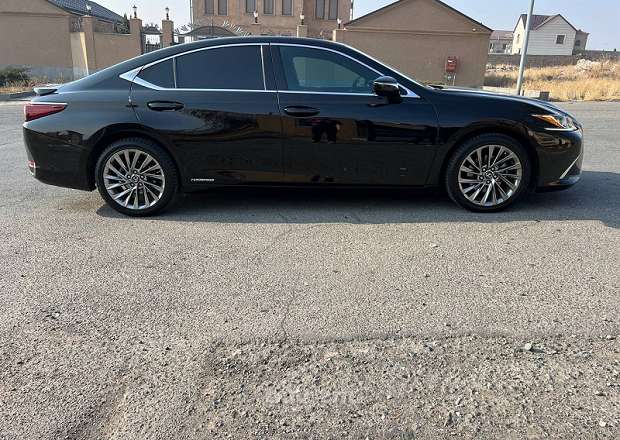 Lexus ES 300 2020 — լուսանկար 8