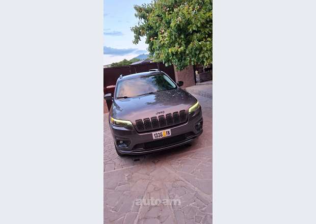 Jeep Cherokee 2020 — լուսանկար 2