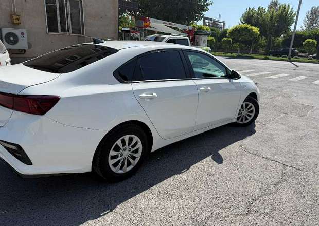 Kia Forte 2018 — լուսանկար 9