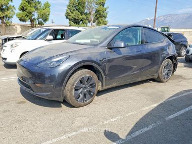 Tesla Model Y  2024 