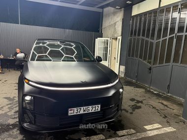 Lixiang Li L6  2025 