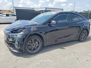 Tesla Model Y  2025 