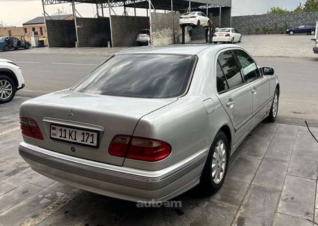 Mercedes-Benz E-Class 2000 — լուսանկար 4