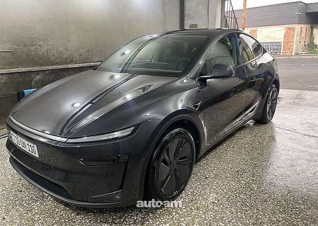 Tesla Model Y 2025 — լուսանկար 1