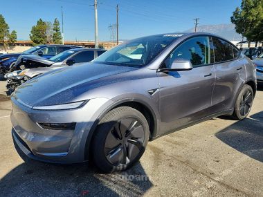 Tesla Model Y  2025 