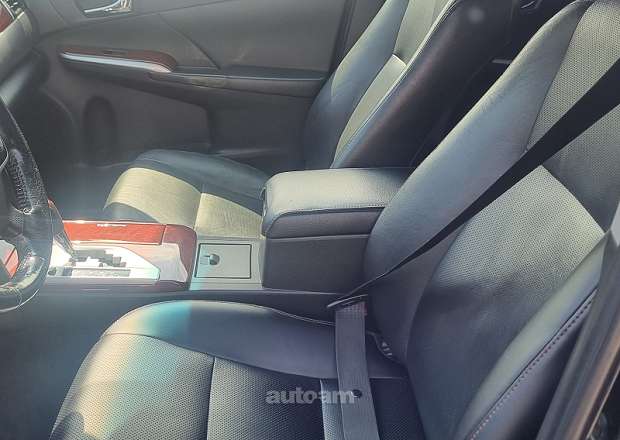 Toyota Camry 2012 — photo 13