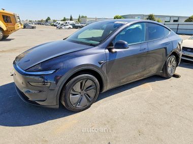 Tesla Model Y  2026 