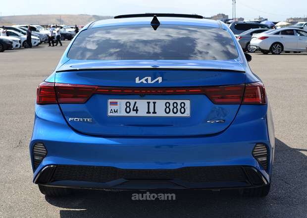 Kia Forte 2022 — լուսանկար 14