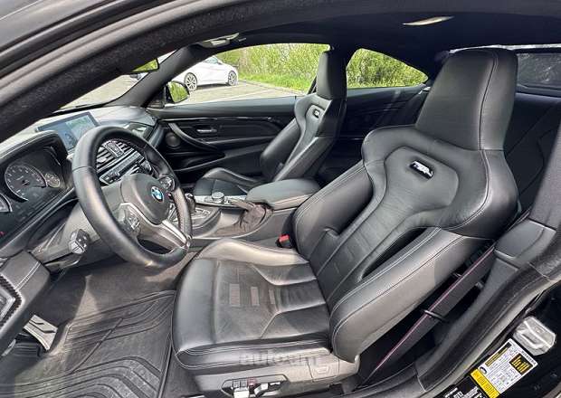 BMW M4 2018 — photo 11