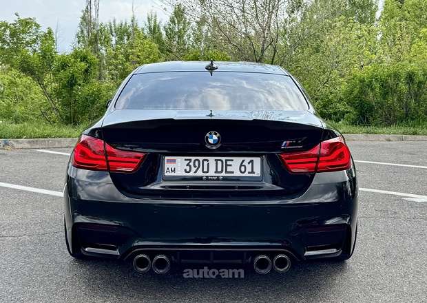 BMW M4 2018 — photo 8