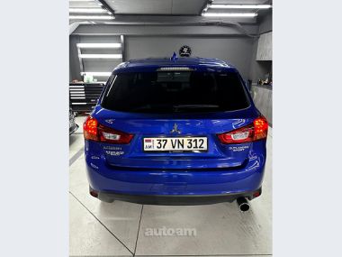 Mitsubishi Outlander  2016 
