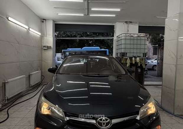 Toyota Camry 2016 — photo 2