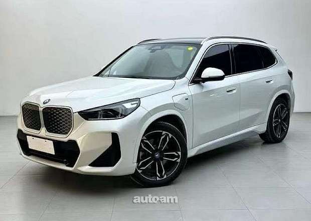 BMW iX1
