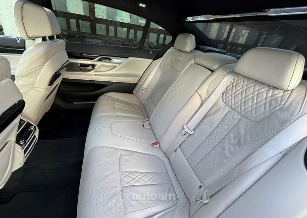 BMW 750