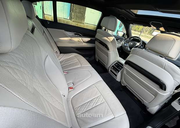 BMW 750