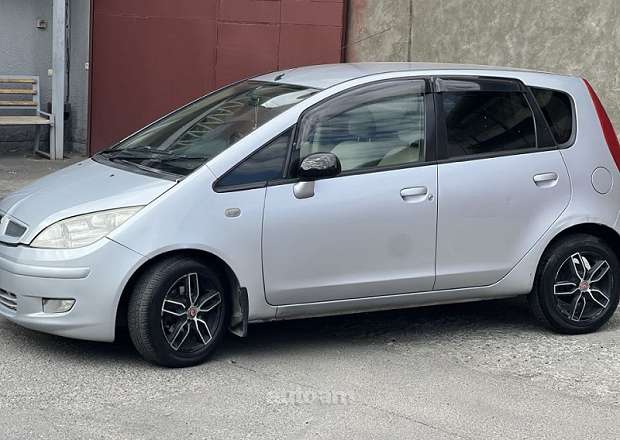Mitsubishi Colt 2002 — լուսանկար 3