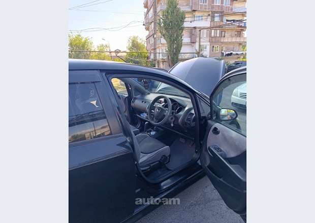 Honda Fit 2004 — լուսանկար 8