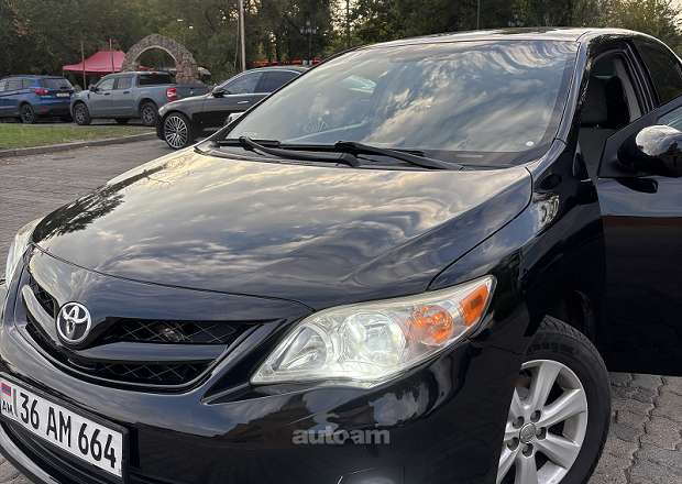 Toyota Corolla 2011 — լուսանկար 1
