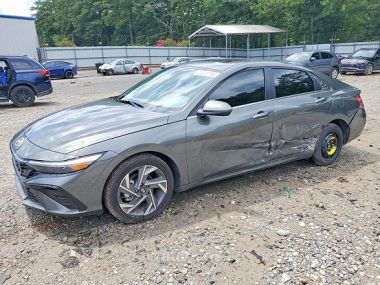 Hyundai Elantra  2025 