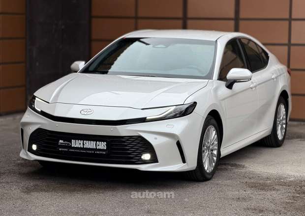 Toyota Camry 2025 — լուսանկար 2