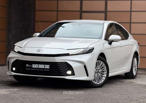 Toyota Camry 2025 — լուսանկար 1