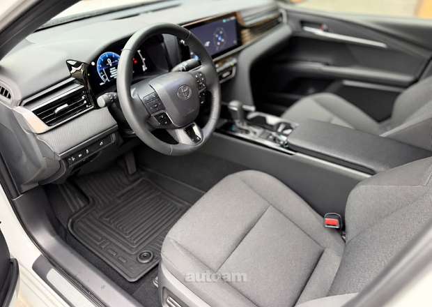 Toyota Camry 2025 — լուսանկար 8