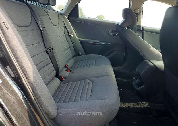 Kia K4