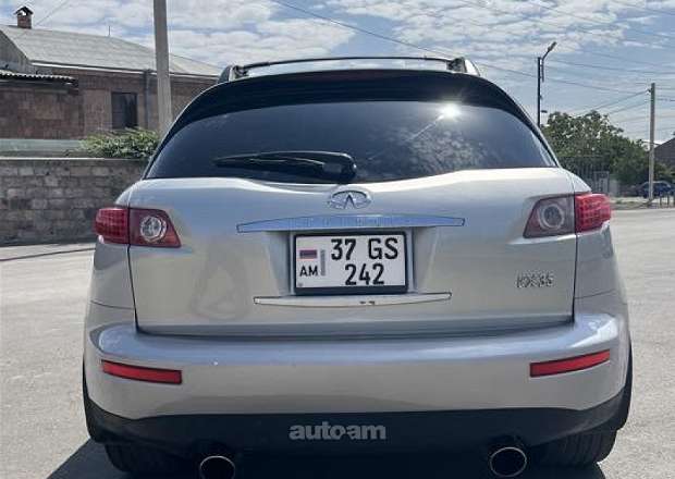 Infiniti FX35 2004 — photo 2